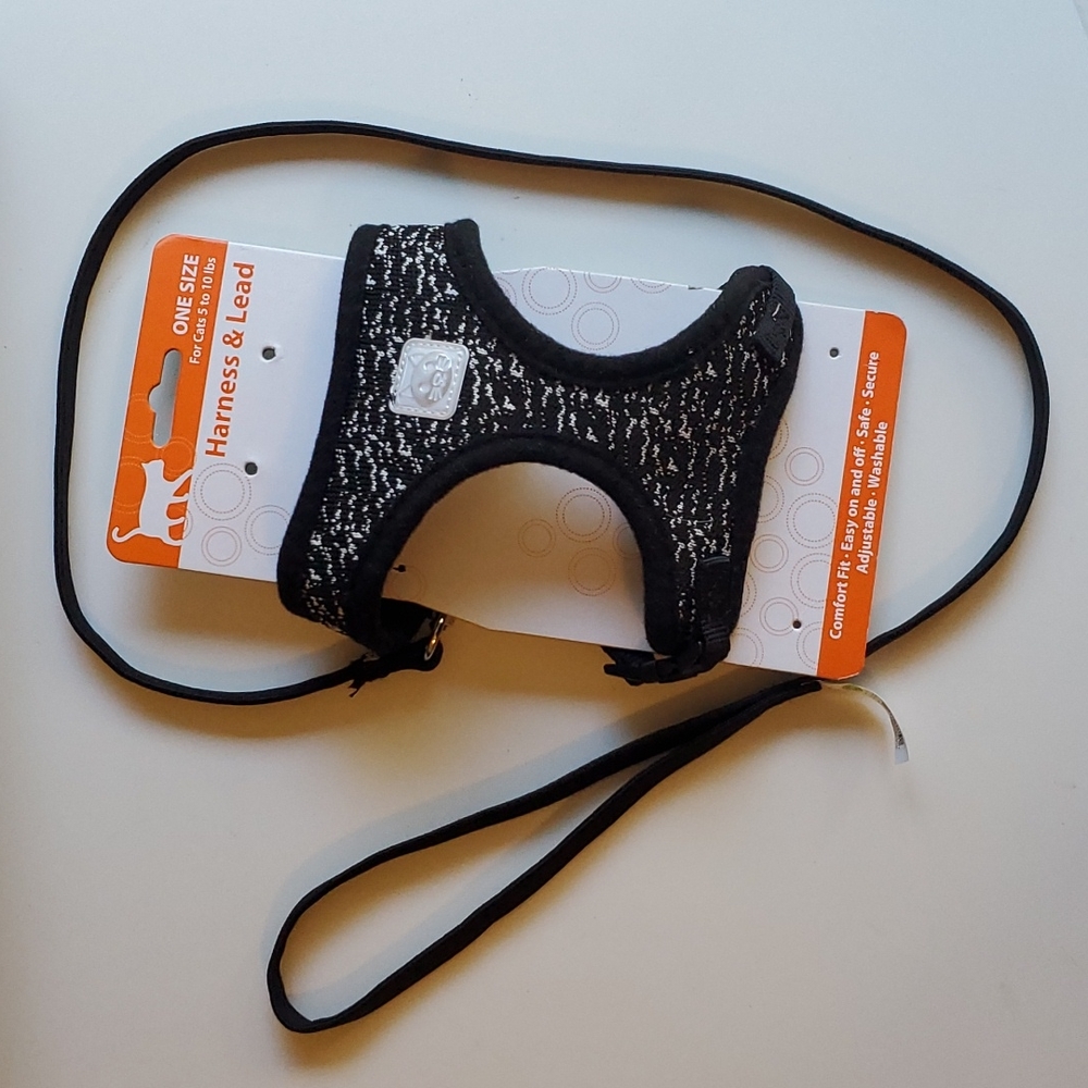 Cat Harness black and white